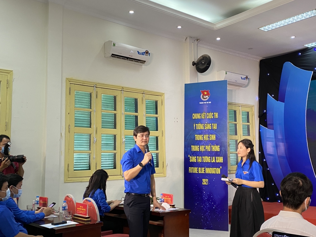 Đồng chí Bùi Quang Huy nhận xét về các đội thi