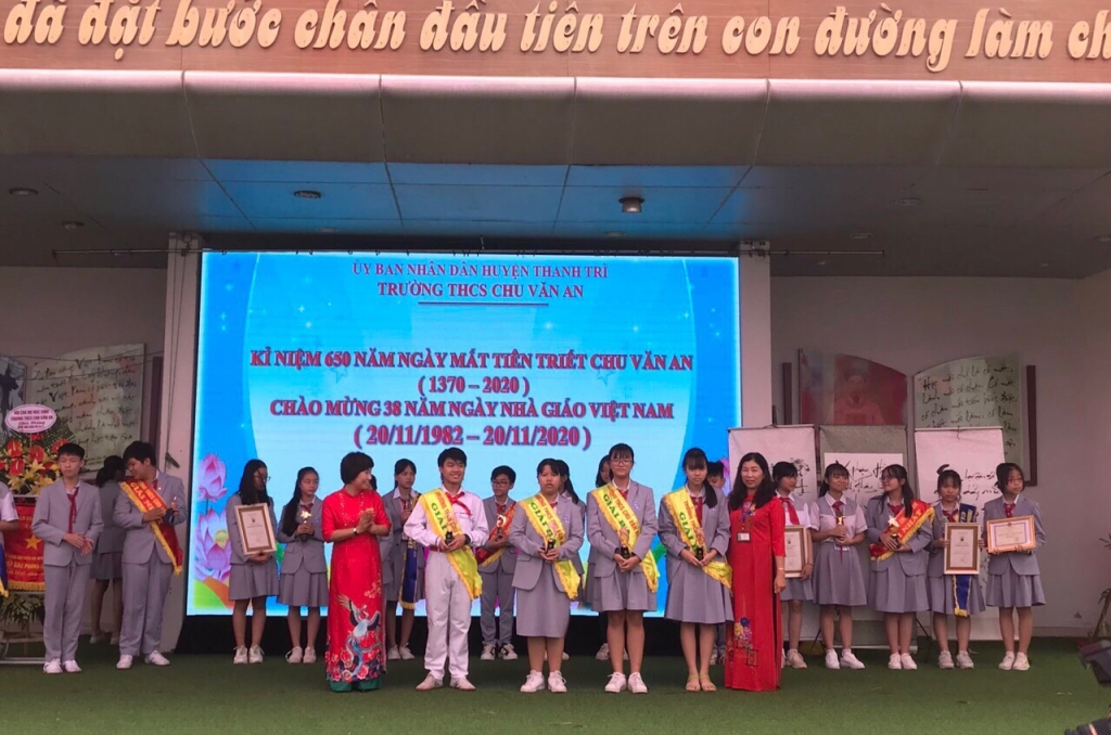 Được sở VHTT TP HN trao giải xuất sắc trong cuộc thi sáng tác về Thày giáo Chu Văn An nhân kỷ niệm 135 năm ngày mất và vinh danh “ danh nhân VH thế giới”