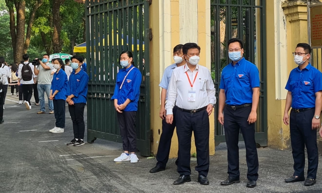 Động viên các tình nguyện viên 