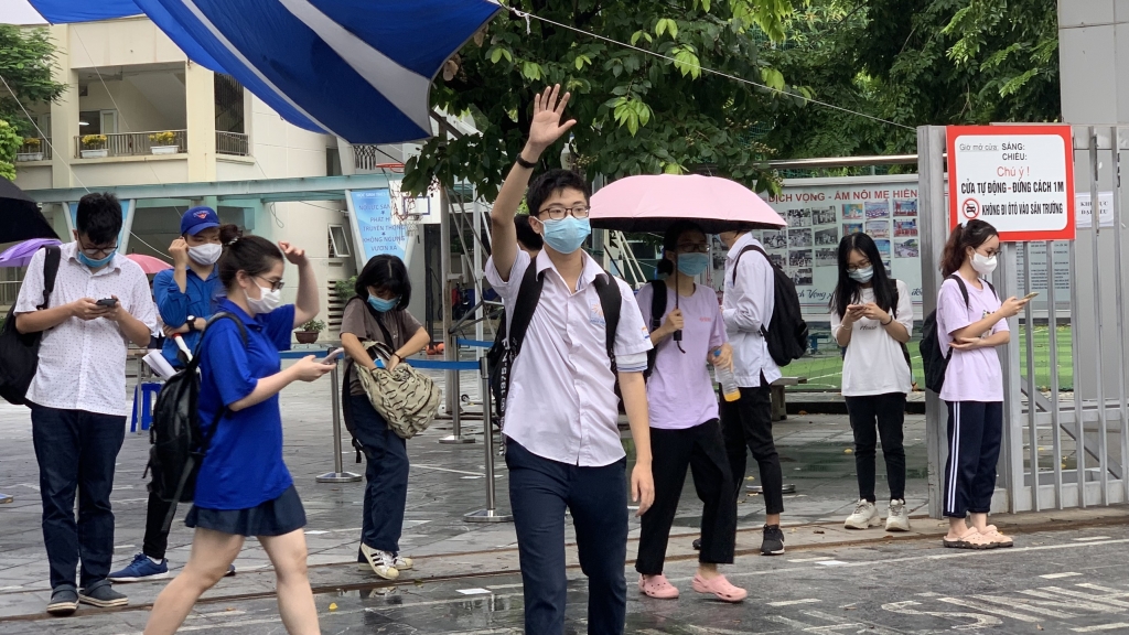 Sáng nay thí sinh trên cả nước bước vào ngày thi thứ 2 với môn thi tổ hợp