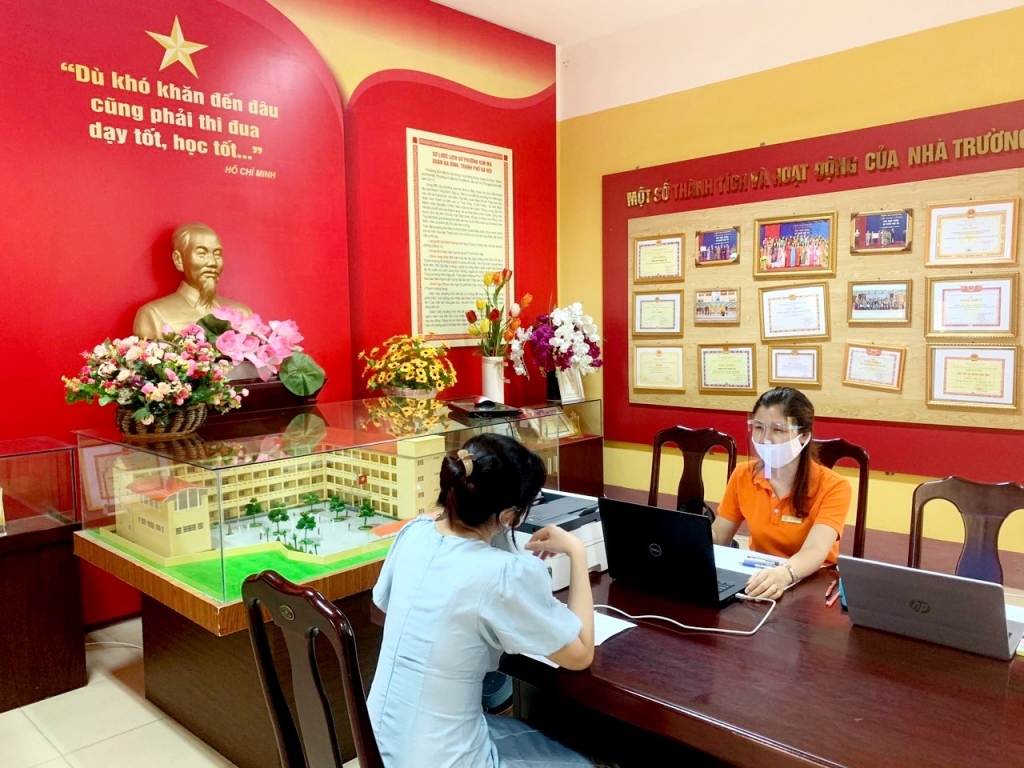 Trường THCS Nguyễn Trãi (Ba Đình) hỗ trợ phụ huynh