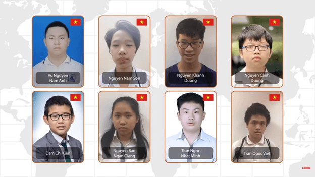 Nguyễn Nam Sơn (hàng trên, thứ hai từ trái sang) và các bạn trong đội tuyển Việt Nam tại cuộc thi Toán học trẻ Quốc tế