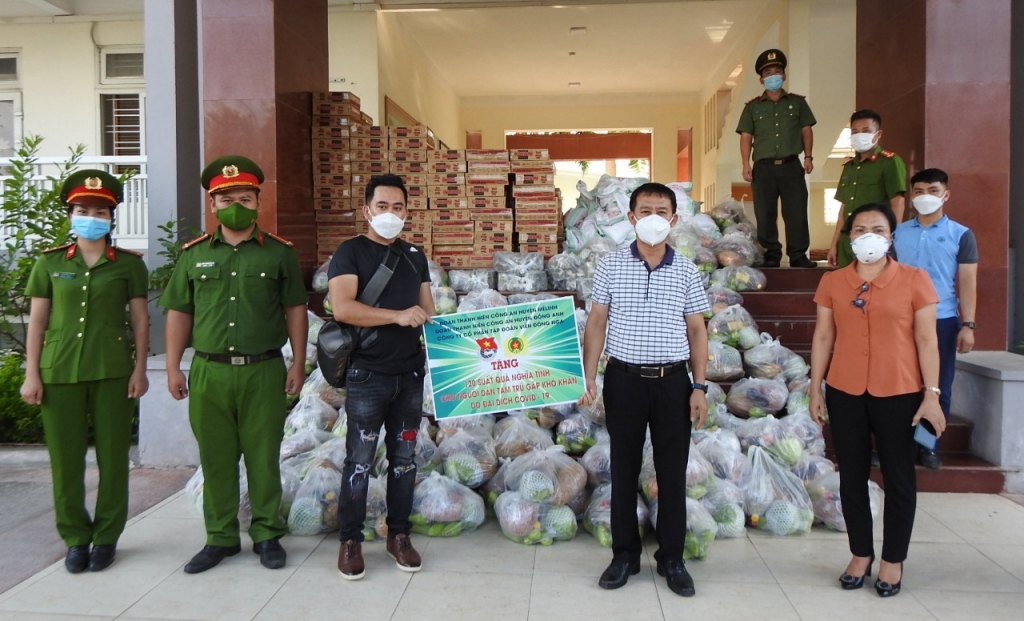 Gạo, mỳ tôm... hỗ trợ người người dân ngoại tỉnh tạm trú gặp khó khăn