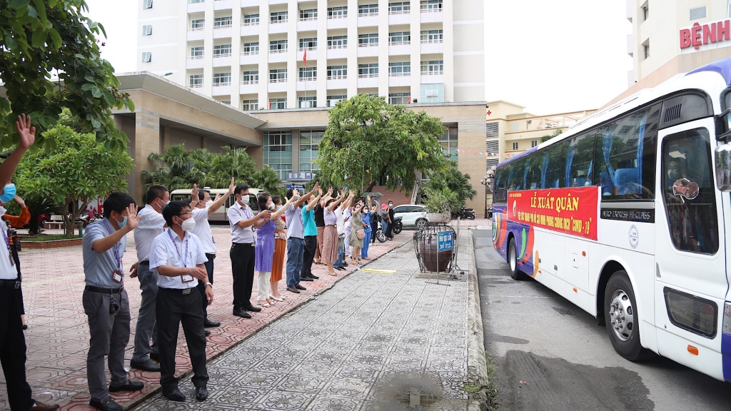 Thầy trò Học viện Y dược học Cổ truyền Việt Nam chia tay