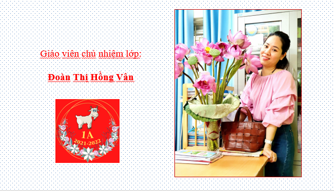 Cô giáo chủ nhiệm lớp 1A trường Tiểu học Thủ Lệ (Ba Đình) chuẩn bị sắn sàng cho tiết học đầu tiên của năm học mới