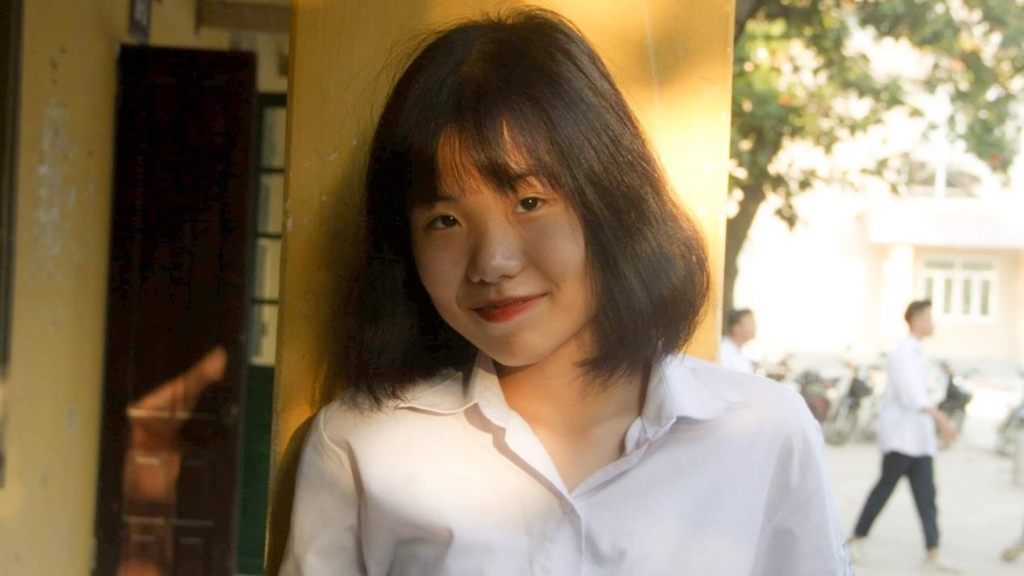 Quỳnh Anh: Cô gái nhỏ với nụ cười tỏa nắng là một trong số 300 bạn trẻ đầu tiên đăng ký tham gia hỗ trợ chống dịch