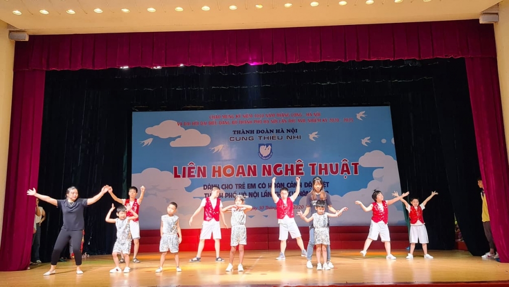 Tiết mục ca nhạc của học sinh Trung tâmTrung tâm tư vấn và can thiệp sớm Phương Thanh 