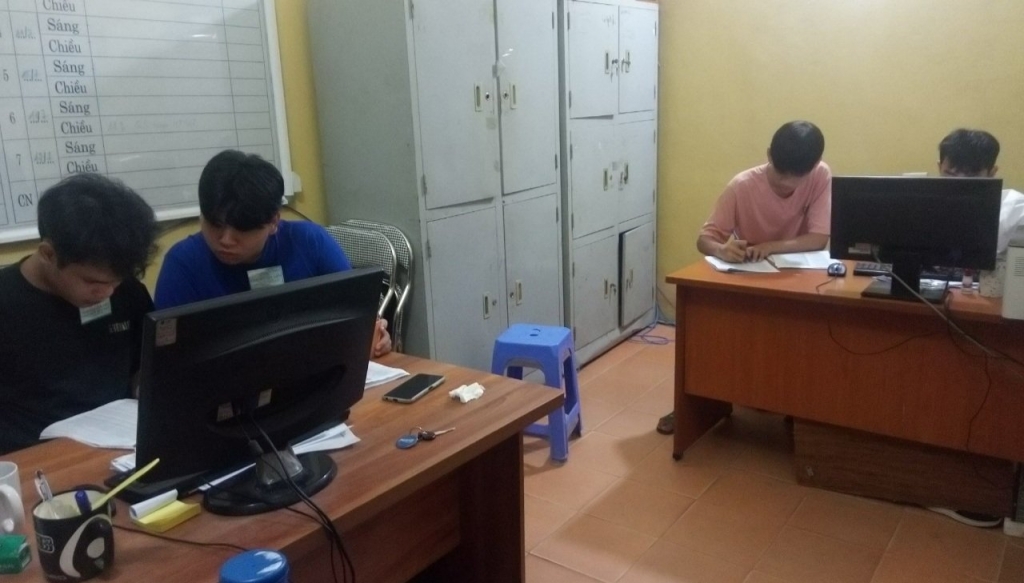 Thức thâu đêm nhập dữ liệu trên hệ thống