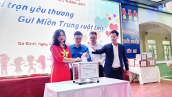 Học sinh Hà Nội "gói" yêu thương gửi miền Trung ruột thịt