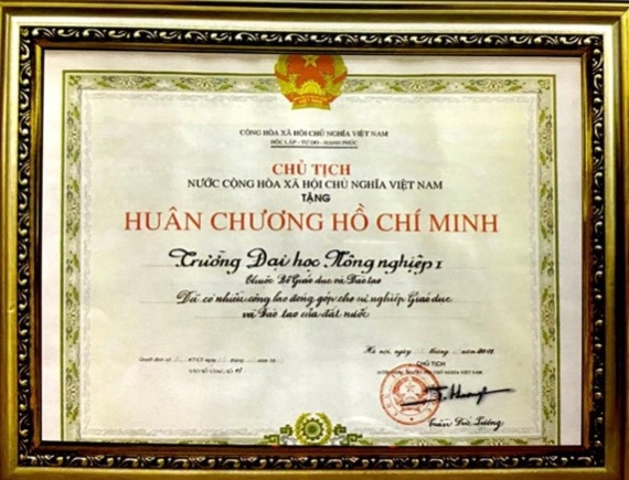 Huân chương Hồ Chí Minh (lần 1)