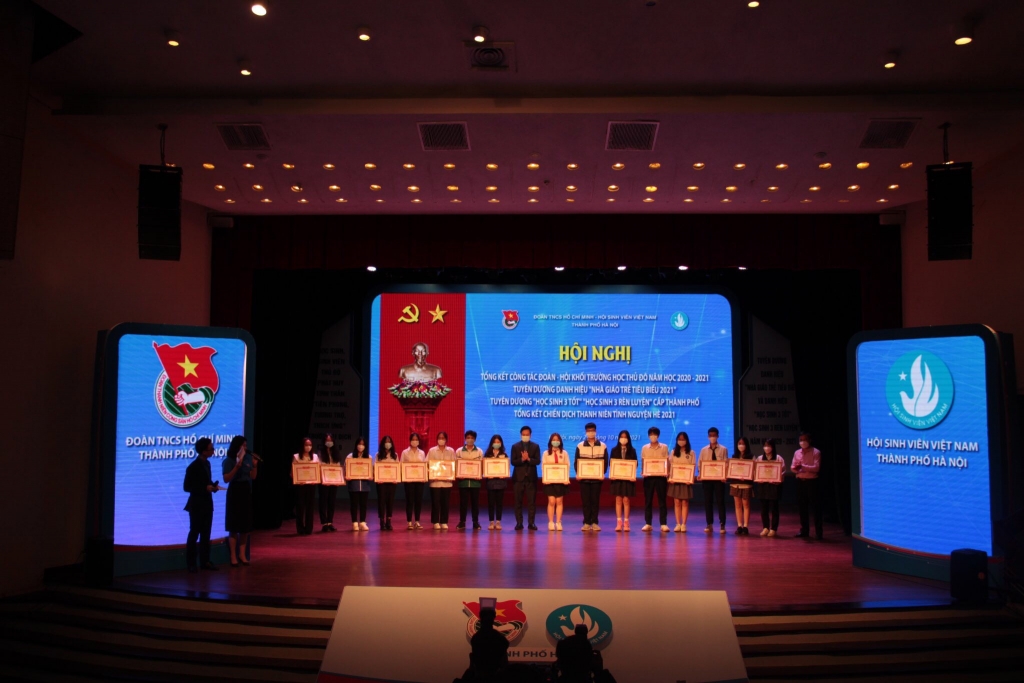 Tuyên dương học sinh 