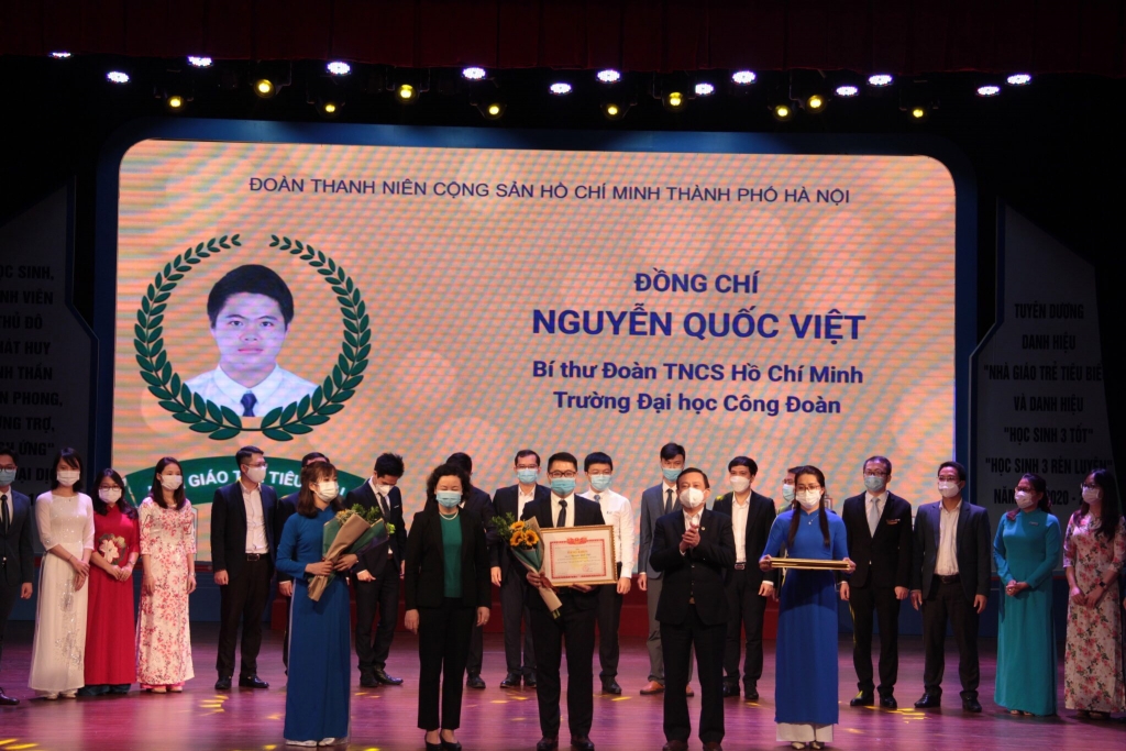 Ban Thường vụ Thành đoàn - Ban Thư ký Hội Sinh viên thành phố Hà Nội đã vinh danh 20 Nhà giáo trẻ  tiêu biểu