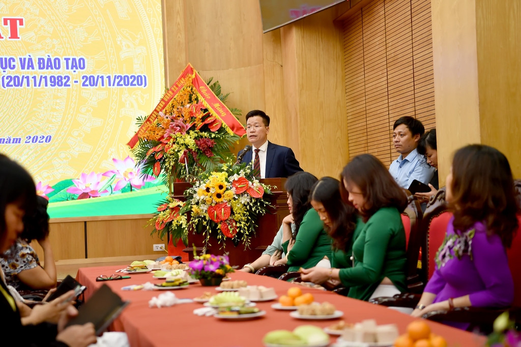 đồng chí Lê Đức Thuận – Quận ủy viên, Trưởng phòng Giáo dục và Đào tạo quận Ba Đình