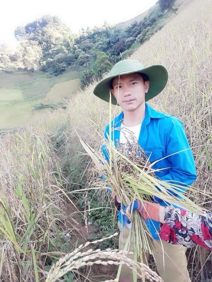 Bài 3: Chàng phụ hồ dân tộc Mông nuôi ước mơ làm thầy giáo