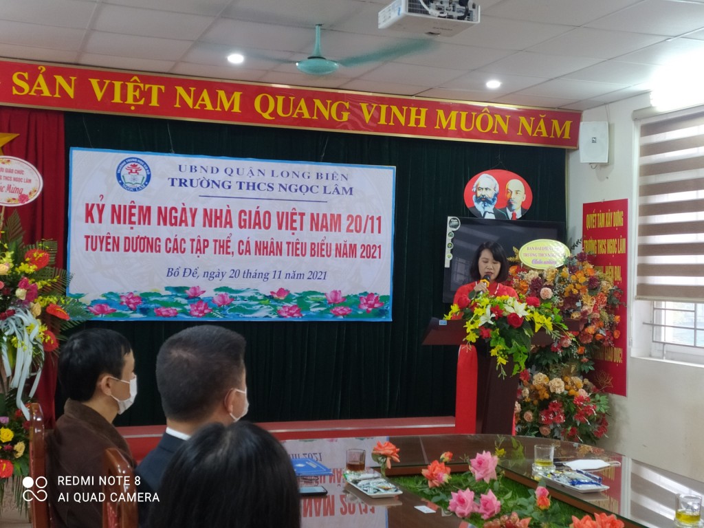 Cô Ngô Hồng Giang đọc diện văn tại buổi lễ