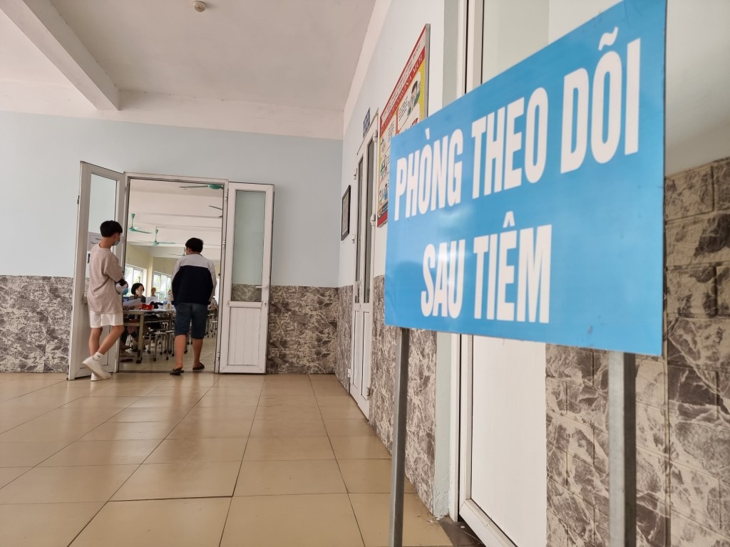 Học sinh Hà Nội mong được trở lại trường sau khi tiêm vắc xin phòng Covid
