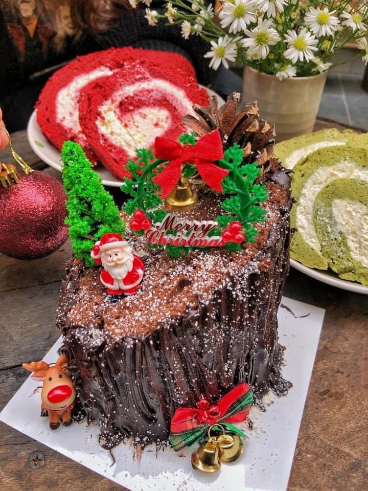 Bánh kem với hình ảnh Giáng sinh