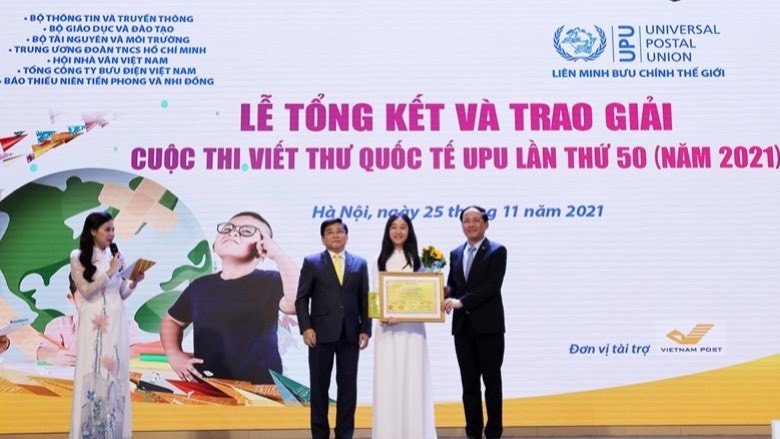Nữ sinh trường THCS Nguyễn Huy Tưởng, huyện Đông Anh, TP. Hà Nội đoạt giải Nhất Quốc gia cuộc thi Viết thư quốc tế UPU lần thứ 50 (