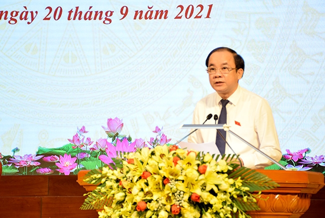 Chủ tịch HĐND tỉnh Yên Bái - Tạ Văn Long phát biểu tại kỳ họp thứ 3 HĐND tỉnh Yên Bái. Ảnh TL