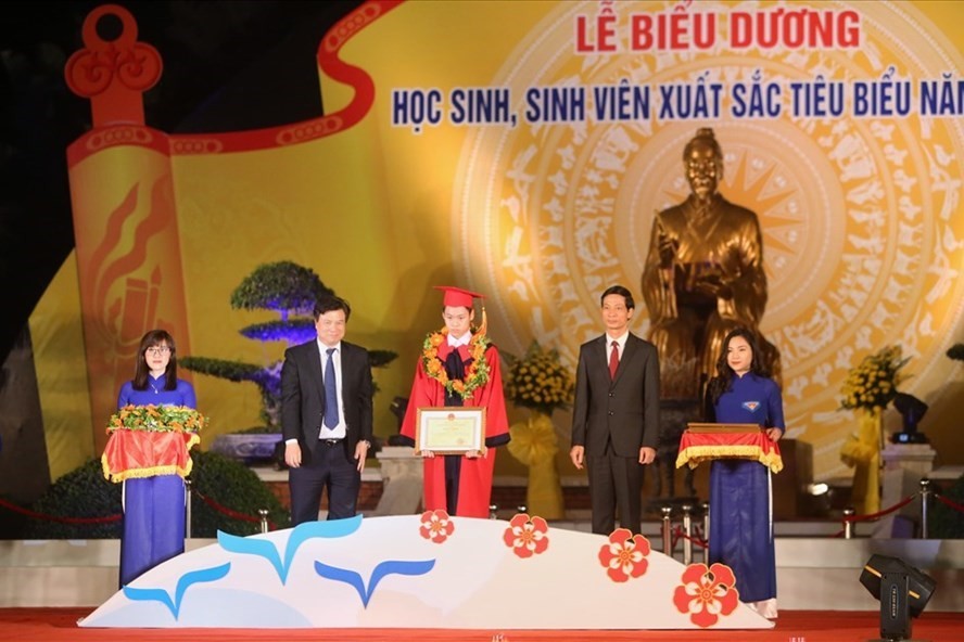 Lễ Biểu dương học sinh, sinh viên xuất sắc thành phố Hải Phòng năm 2020