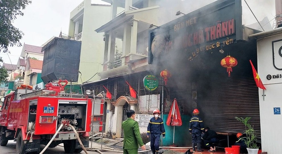 Nghệ An: Cháy lớn ở quán ăn, một phụ nữ tử vong