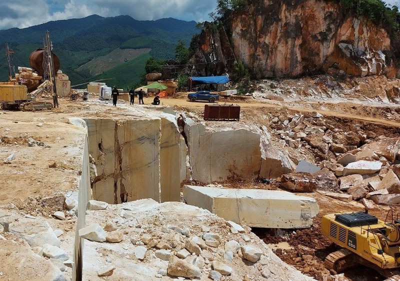 Hiện trường vụ khai thác đá trái phép tại xã Châu Lộc, huyện Quỳ Hợp. Ảnh: Báo Tài nguyên Môi trường