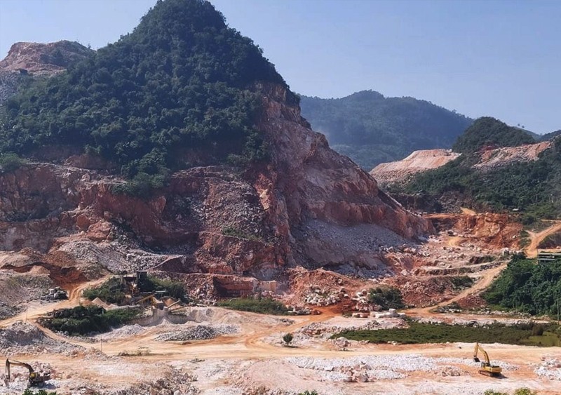 Một mỏ đá ở Nghệ An. 