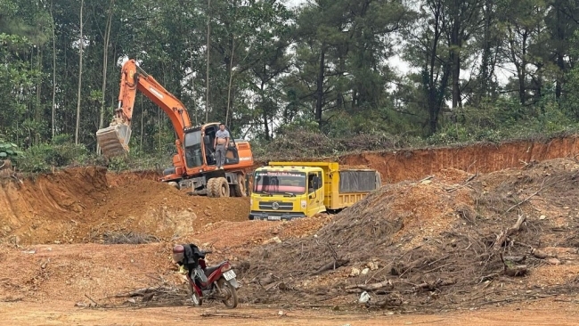 Chính quyền xã Nam Nghĩa bật “đèn xanh” cho "đất tặc" lộng hành