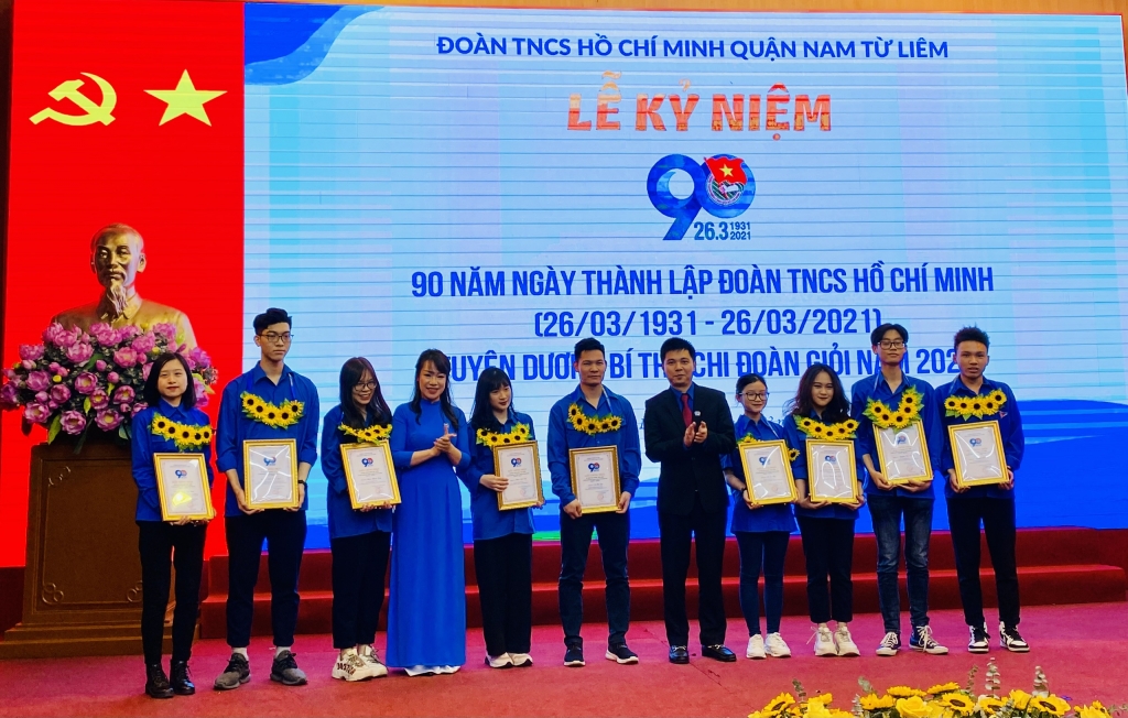 Các Bí thư chi đoàn giỏi được tuyên dương