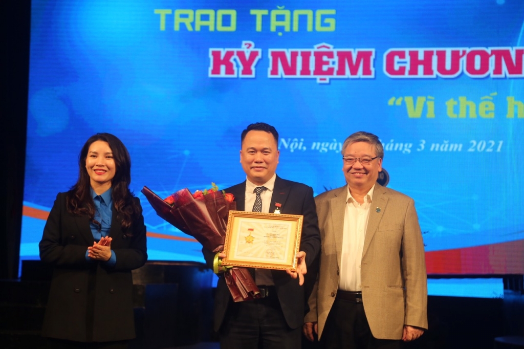 Đoàn Thanh niên Đại học Mở Hà Nội phát huy sức trẻ, trí tuệ, xung kích tình nguyện