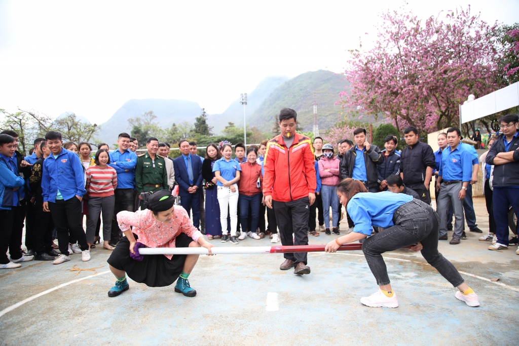 Các bạn đoàn viên, thanh niên huyện Mèo Vạc, tỉnh Hà Giang tham gia các hoạt động tại Ngày hội