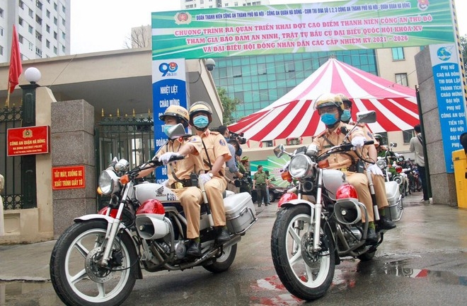 Đoàn Thanh niên CATP khai đội hình tuyên truyền lưu động về bầu cử