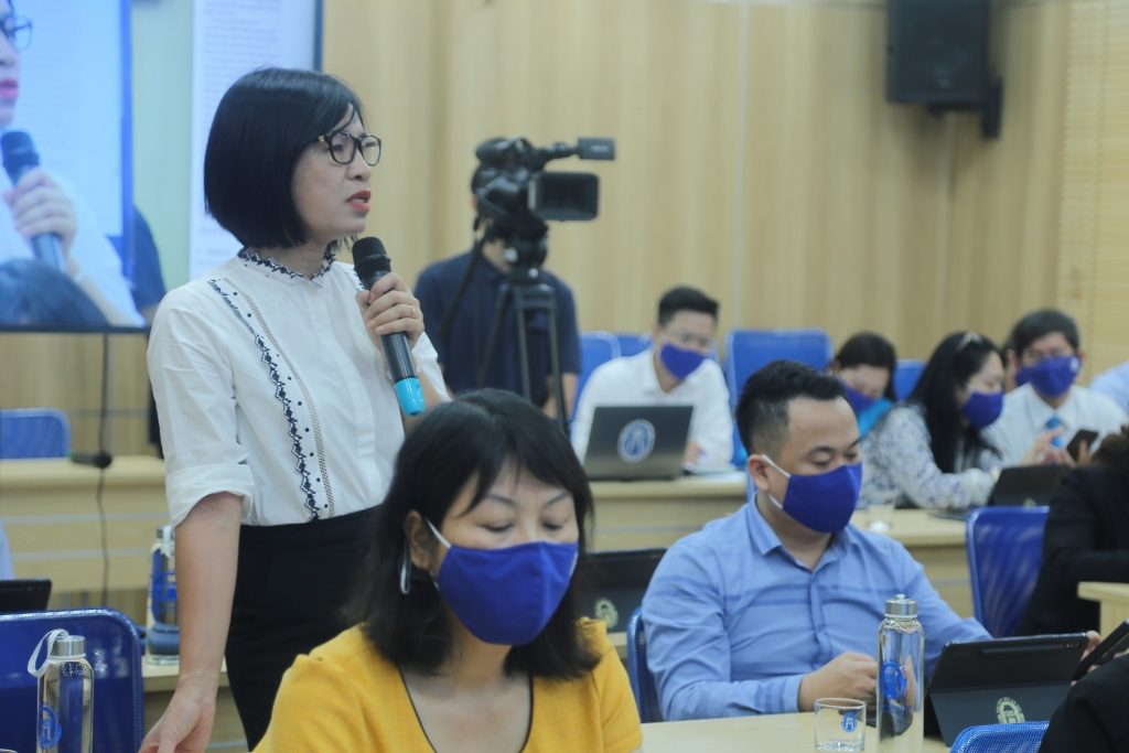 Gần 500 người học đối thoại trực tuyến với lãnh đạo trường Đại học Mở Hà Nội
