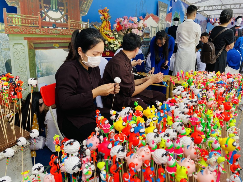 Gian hàng truyền thống của Việt Nam Gian hàng truyền thống của Việt Nam