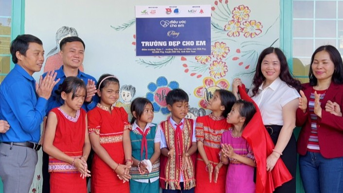 Trường đẹp, nhà đẹp tặng học trò người dân tộc thiểu số