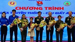 Tiếp lửa truyền thống - Cầu Giấy anh hùng