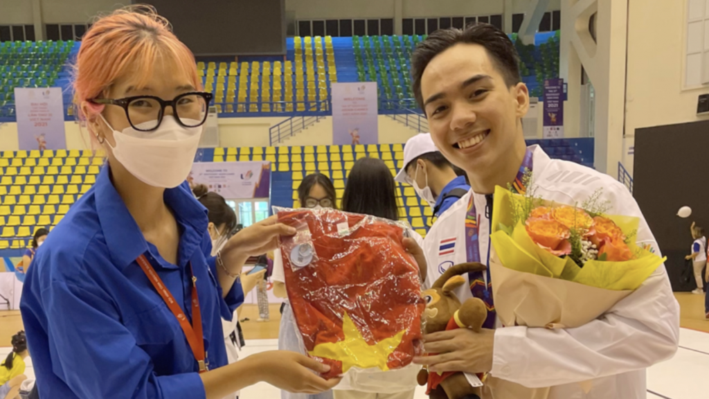 Video: Ấn tượng tình nguyện SEA Games 31 của sinh viên trường Đại học Hà Nội