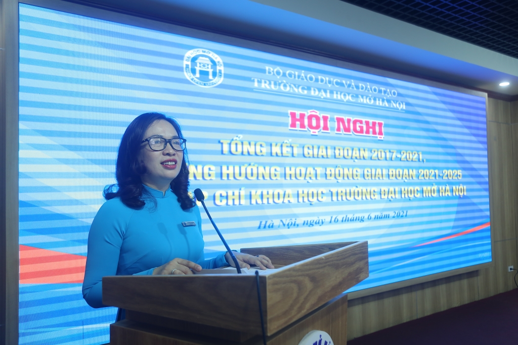 PGS.TS Nguyễn Thị Nhung, Hiệu trưởng trường Đại học Mở Hà Nội phát biểu khai mạc Hội nghị