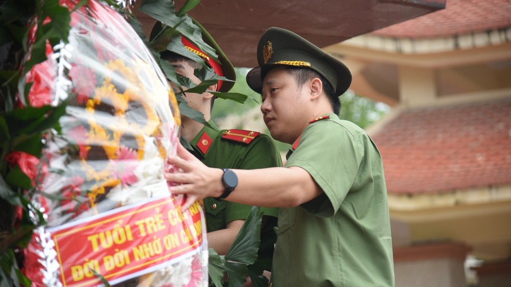 Khởi động nhiều hoạt động tình nguyện hè của các chiến sĩ trẻ Thủ đô