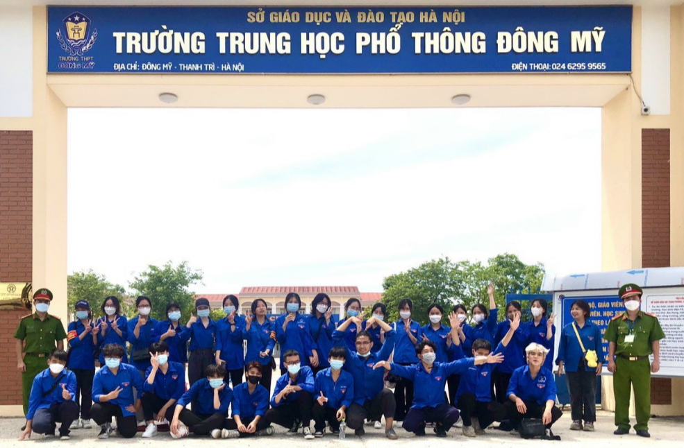 Các bạn thanh niên tình nguyện 