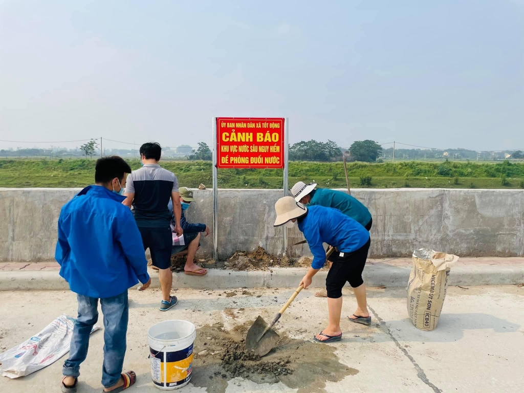 Gắn biển cấm Gắn biển cấm