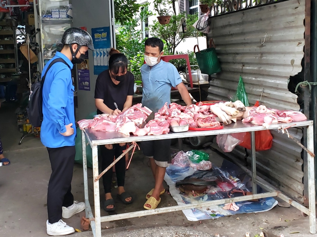 Tuyên truyền, nhắn nhở người dân tuân thủ phòng, chống dịch