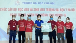 Gần 500 cán bộ, giảng viên, sinh viên các trường y, dược Hà Nội lên đường vào Nam chống dịch