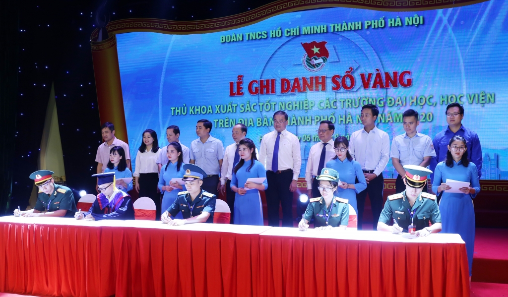 ghi danh so vang thu khoa xuat sac thu do ha noi