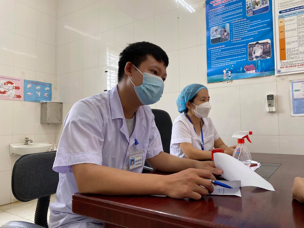 Y, bác sĩ tỉnh Hà Nam làm nhiệm vụ tại huyện Ứng Hoà