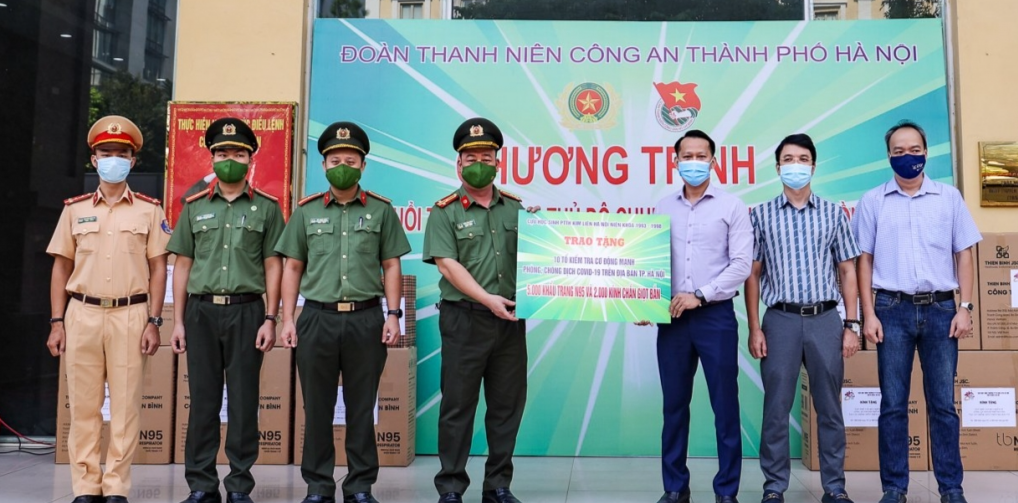 Công an thành phố Hà Nội tiếp nhận hỗ trợ