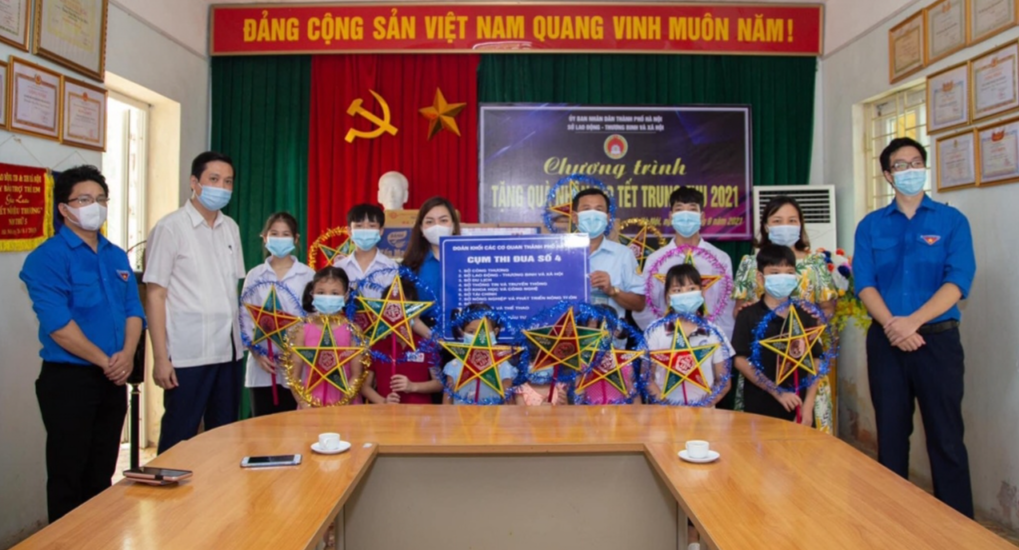 Ban tổ chức mong muốn những món quà nhỏ sẽ giúp các em vui hơn, thêm động lực để vươn lên