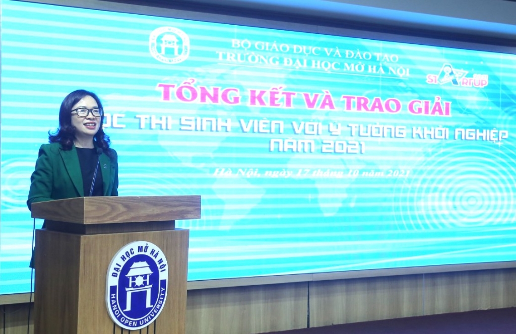 PGS.TS Nguyễn Thị Nhung, Hiệu trưởng trường Đại học Mở Hà Nội phát biểu tại chương trình