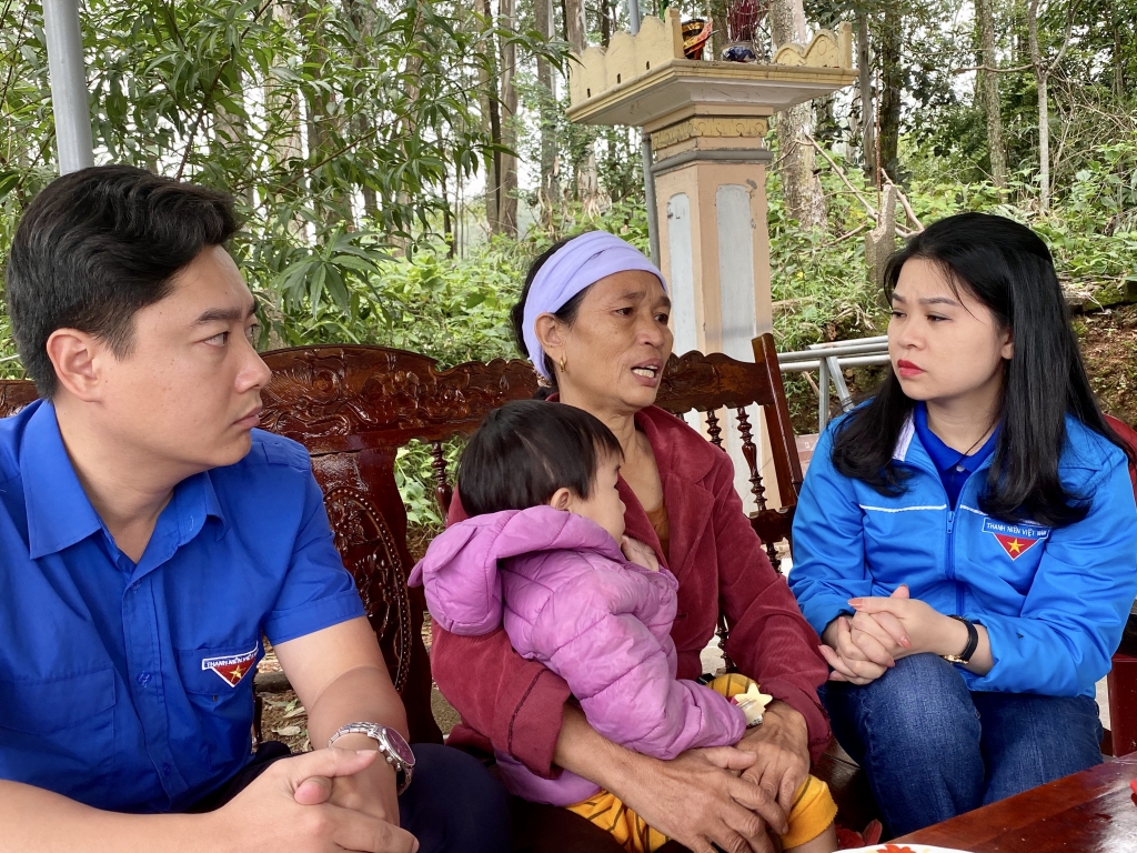 Chị Chu Hồng Minh chia sẻ mất mát cùng gia đình có người mất trong bão lũ
