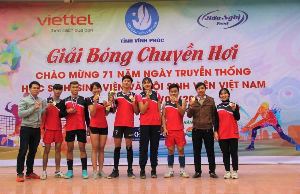 Chức vô địch hoàn toàn xứng đáng cho đội bóng trường Cao đẳng nghề Vĩnh Phúc